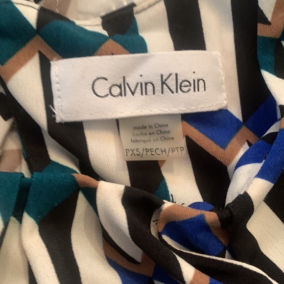 Four shells in excellent condition. XS. - Picture 3 of 5